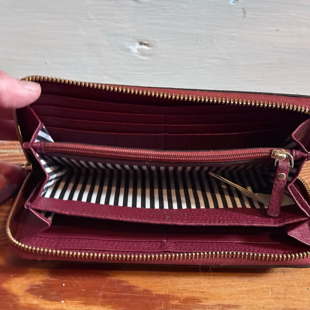Kate Spade Wallet - Picture 4 of 4